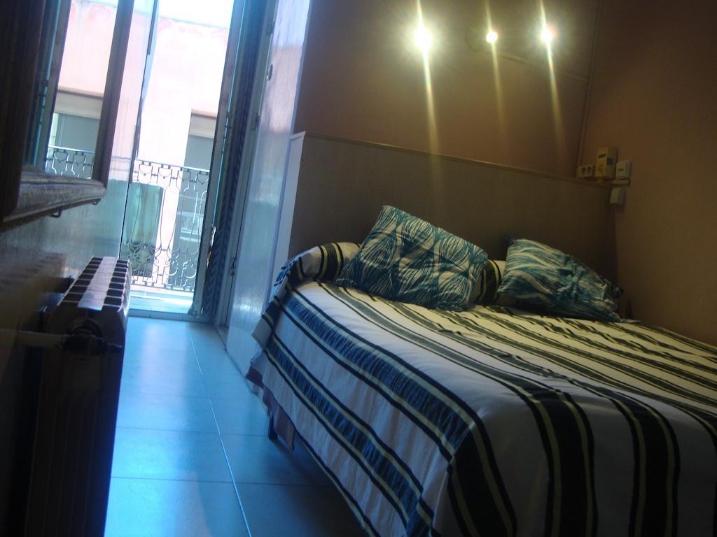 Hostel Turisol Barcelona Bilik gambar