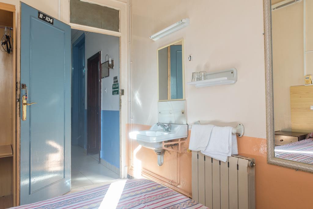 Hostel Turisol Barcelona Luaran gambar