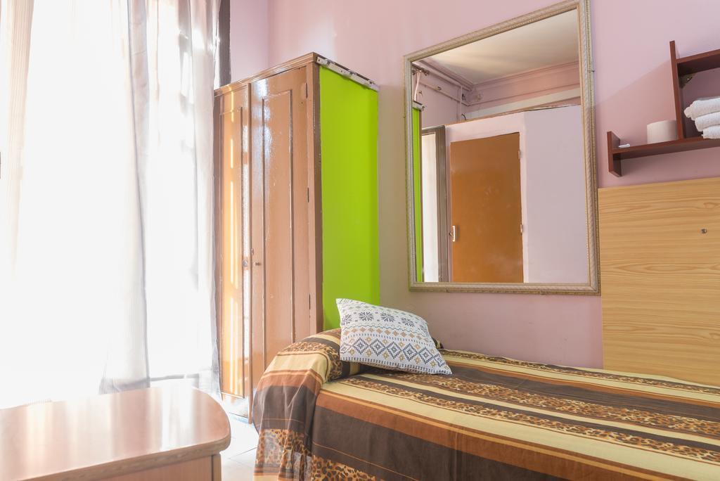 Hostel Turisol Barcelona Luaran gambar
